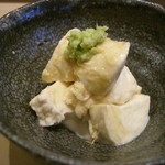 すし処 ひさ田 - （2012.12月）吉田牧場のモッツァレラチーズにわさびとだし醤油をかけて