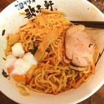 油そば専門店 歌志軒 - メンマ、キムチ、
半熟玉子トッピング！
混ぜ混ぜしたところ！
(￣▽￣)