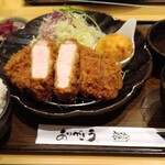 Tonkatsu Ma Mezon - ホエー豚のロースかつ特大250g定食