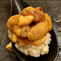 まんてん鮨 日比谷オクロジ店 - 馬糞雲丹のレンゲ飯