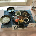 Resutoran Kafe Chikyuu Kousaten - Aランチの鯖の唐揚げ、コチラは20円=発展途上国の給食1食分の寄附になるようです。出来ればコレが良いのですが。
