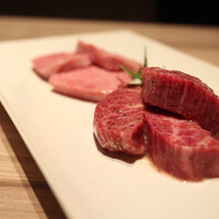 焼肉うしごろ 新宿三丁目店 - 厚切りハラミ　