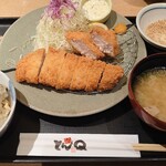 とんＱ - やまと豚ロースとぶりかつ定食