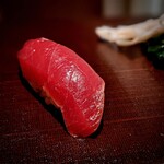 たかおか - 赤身の漬け。鮪三連発。張り切っていただきます。