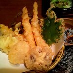 Yamaki Udon - おちらには大葉の天ぷらがありました