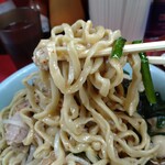 ラーメン二郎 - にらと麺が最高に合う！