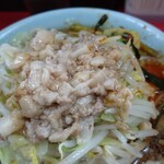 ラーメン二郎 - カエシをﾁｮｲﾄかけます