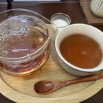 Konaya - 紅茶はたっぷり2杯半くらい♡でもお値段分からず(笑)