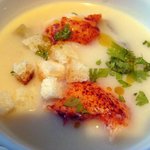 フランス料理 ブルジョン - オマール冷製スープアップ