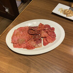 焼肉 ジャンボ - 