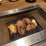 焼肉 ジャンボ - 
