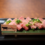 神戸牛焼肉・しゃぶしゃぶ もと牛 - 厚切り上タン