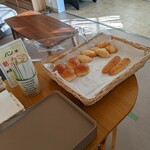 ファミリーロッジ旅籠屋 - 料理写真:ロビー前のパンコーナー