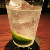 バー・サルバドール - 一杯目のジントニック