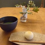 Kafedom Bai Sufera - お抹茶と篩月の和菓子　1300円