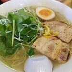 Marugen Ramen - 炙り鶏そばのアップ