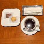 ビューゴールドラウンジ - スペシャルティコーヒーとお菓子