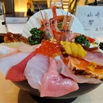 山さん寿司 本店 - 海鮮丼