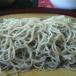 蕎麦まつも - 鴨せいろそばのアップ写真、そばはせいろそばです。