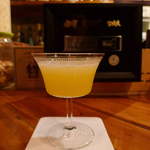 バー オープンドア B2 - りんごと柚子のマティーニ。皮まですり潰しているから、風味抜群