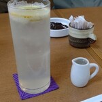 アートコーヒー - レスカとガムシロ