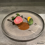 カーサ・デル・チーボ - 銀の鴨のバロティーヌ 黒ニンニクソース