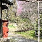 高森田楽保存会 - 丸ポストは公道に面していないのでたぶんオブジェとして