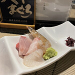 酒肴場 屯 - 海鮮丼の刺身2