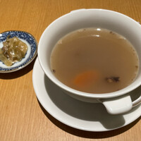 喜記 銀座店 - ザーサイと老火湯(土鍋炊き込みスープ)、画質悪