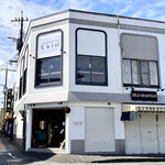 COIN - 外観　翌朝撮影