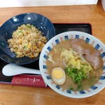 中華そば 八十八家 - 味噌ラーメン炒飯セット（1140円）2022年3月