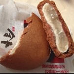 ハレルヤ - 白餡をチョコ風味の饅頭皮が包んでます。
            徳島を代表する銘菓のひとつではないでしょうか。
            