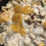 おふくろ亭 - 2022/03/29
      ホル鍋定食 大盛 500円
      フライ3品 100円 黒ハンペン、ナス、竹輪