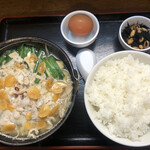 おふくろ亭 - 2022/03/29
      ホル鍋定食 大盛 500円
      フライ3品 100円 黒ハンペン、ナス、竹輪