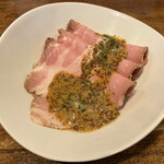 創作麺工房 鳴龍 - 「チャーシュー（薄切り3枚）」200円  ※おつまみVer