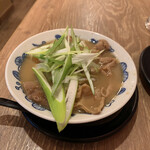 Sumiyaki Sakaba Tori Kingu - もつ煮込み（税込473円）