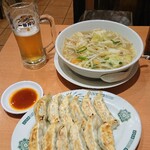 日高屋 - ■タンメン餃子セット 730円(内税)/餃子 230円(内税)/生ビール 290円(内税)■