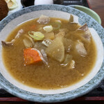 鳥居食堂 - とん汁
けっこうボリュームあって　豚肉がいっぱい入っています。こういうシンプルなのがやっぱりイイです♪