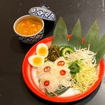 Sukhumvit Soi 39 - 四月はタイの水かけ祭り！特別メニューです。