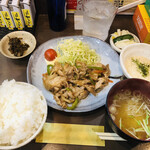 家庭料理居酒屋 よってって - ♪豚肉の黒酢炒め定食¥500