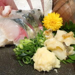 田舎家 旬 - 刺身五点盛り（マグロ・カンパチ・タコ・〆鯖・ツブ貝）