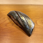 すが弥 - コハダ。最後の一品。青臭さがなくてうまい。