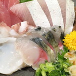田舎家 旬 - 刺身五点盛り（マグロ・カンパチ・タコ・〆鯖・ツブ貝）