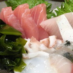 田舎家 旬 - 刺身五点盛り（マグロ・カンパチ・タコ・〆鯖・ツブ貝）