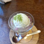 食堂とカフェ オッセ - 苺と桜のミニパフェ