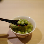 味ひろ - うすい豆　汁は甘く炊いている