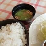 パキラ - シンプルな味噌新も、出汁がきいてて美味しい