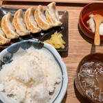 肉汁餃子のダンダダン - 焼餃子定食 700円