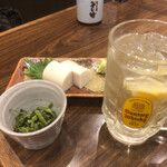 そじ坊 - わさび茎漬け、板わさ、ハイボール