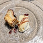 La Brianza - ブリアンツァのドルチェは甘み控えめなのが私好みで好き、大分お腹が膨れていてもスルリと楽しめちゃうのよ〜(*^^*)☆ カラメルソースも良かったな